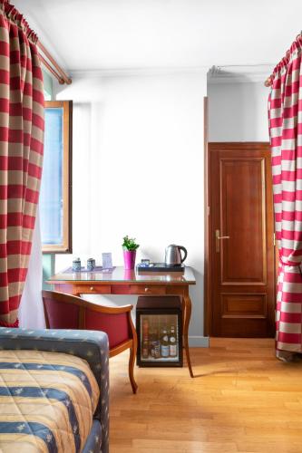 Hotel Piazza Di Spagna - image 4