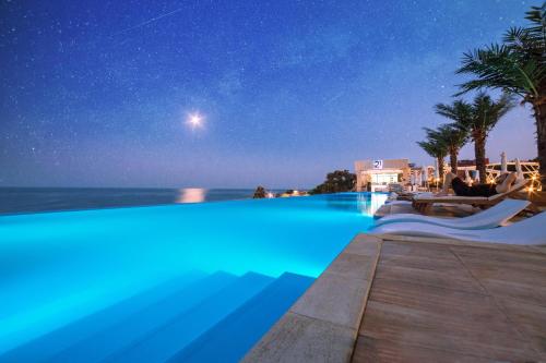 Swimming pool, INTERNATIONAL Hotel Casino & Tower Suites in Varna