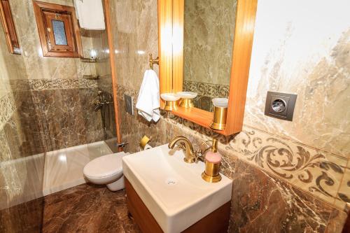 douche, Kum Pansiyon in Amasra