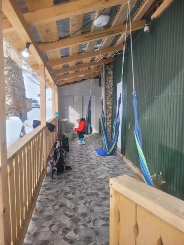 Iekārtas, Guesthouse Mose in Ushguli
