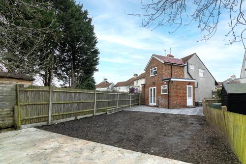 Green Garden In Northwest London - Harrow