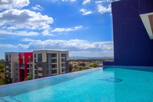 Apartment with roof top pool.