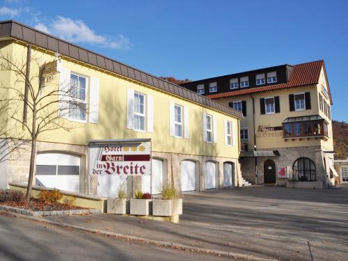 . Hotel Garni in der Breite