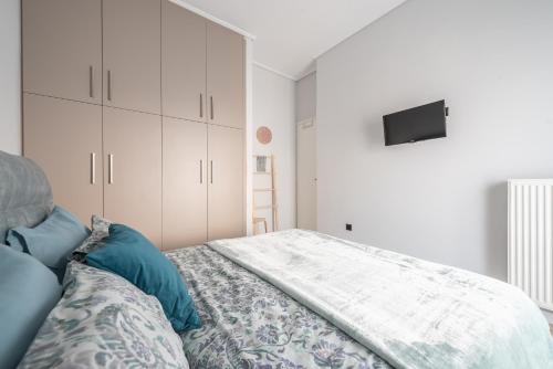Comfy and modern apartment - Tap to explore photos
