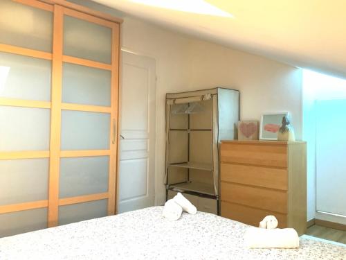 Beautiful 2 rooms super nice area near everything