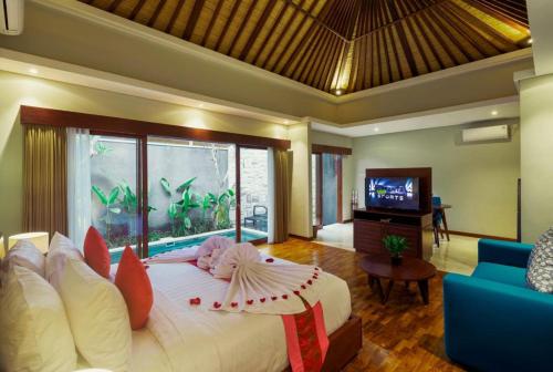 Deluxe Double or Twin Room with Pool Access image 10