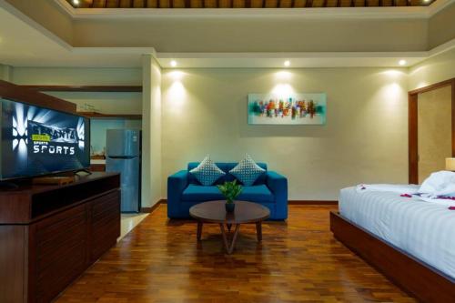 Deluxe Double or Twin Room with Pool Access image 9