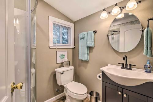 Remodeled Downtown Hot Springs Home with Porch! - image 12