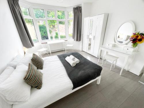 Luxurious House near Excel- Air Conditioning, 9 Beds, 2 Baths, Garden, fast WiFi, Londyn (zdjęcie 6)