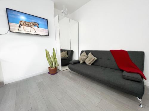 Luxurious House near Excel- Air Conditioning, 9 Beds, 2 Baths, Garden, fast WiFi, Londyn (zdjęcie 11)