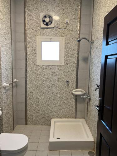Fürdőszoba, الشقق الذكية in Yanbu