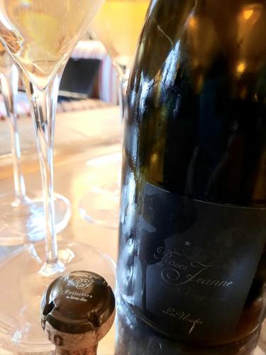 ผับ/เลาจน์, DOMAINE DE LABROUSSE, Maison d'hôtes en Périgord (DOMAINE DE LABROUSSE, Maison d'hotes en Perigord) in บร็องตูม