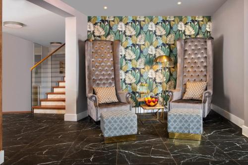 Metropolis Design Hotel - image 9