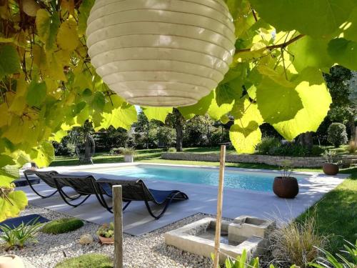 Le Patio 4*. SPA, jardin, piscine en provence, proche Grignan