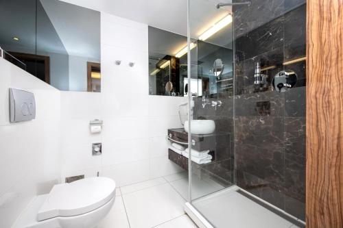 Metropolis Design Hotel - image 11