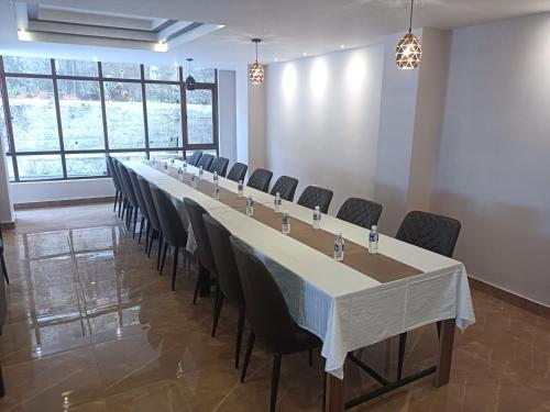會議室/宴會廳, Golden Peaks Hotel & Restaurant in 卡林蓬