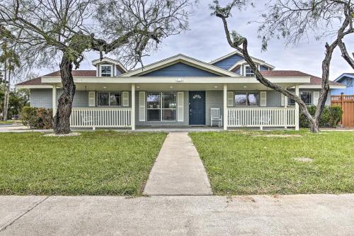 Spacious Texas Vacation Home Near Gulf Coast