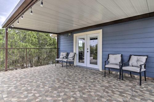 Cozy Texas Gulf Coast Vacation Rental with Patio!