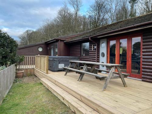 Watermouth Lodges - Tap to explore photos