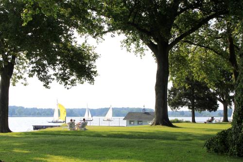 Sandaway Suites & Beach