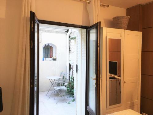 Apart Privé Parisien LA CASITA avec cuisine équipe -St charles - Near beaugrenelle -Tour Eiffel 75015 PARIS Bel emplacement !!, Paris (photo 9)