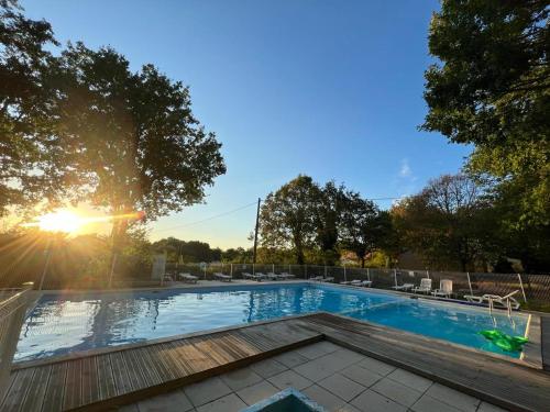 4-Gîte 4 personnes avec piscine gîte à louer Saint-Aubin-de-Nabirat