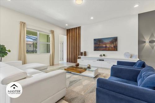 12 Bedrooms- 11,5 Bathrooms- Solterra 6052 Bd in Davenport, USA