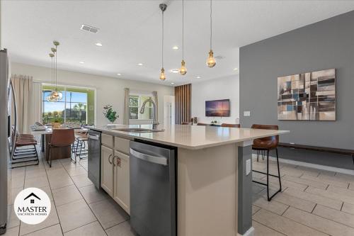 12 Bedrooms- 11,5 Bathrooms- Solterra 6052 Bd in Davenport, USA