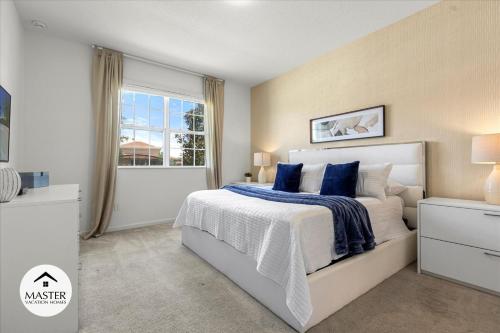12 Bedrooms- 11,5 Bathrooms- Solterra 6052 Bd in Davenport, USA