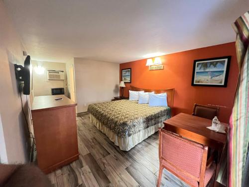 Three Oaks Motel Room Type - King Room