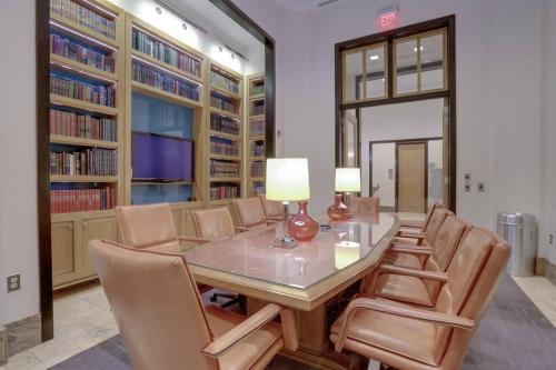 Wonderful 2 BR Condo At Pentagon City with Gym in Arlington, USA