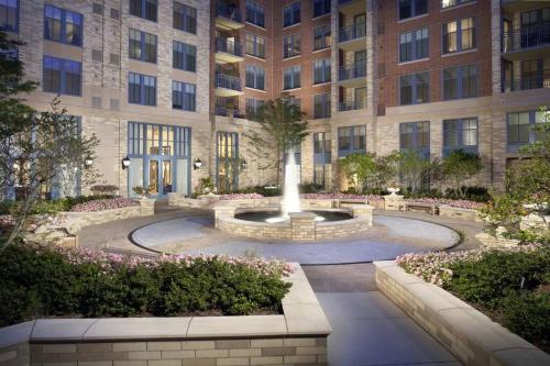 Wonderful 2 BR Condo At Pentagon City with Gym in Arlington, USA