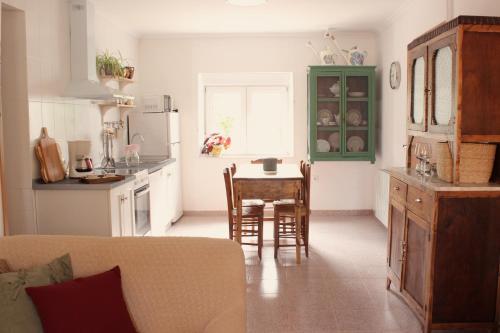 virtuve, Casa Rural Tío Samuel (Casa Rural Tio Samuel) in Valencia De Don Juan