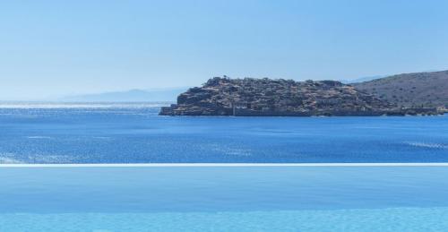 Plaka Beach Luxury Villa Crete Dreams