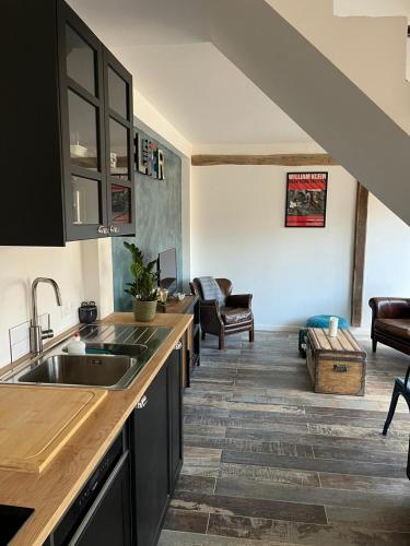 Konyha, Modern country house near Fontainebleau in Vulaines-sur-Seine