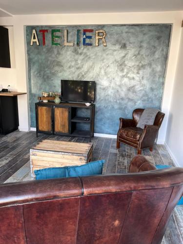 Modern country house near Fontainebleau in Vulaines-sur-Seine