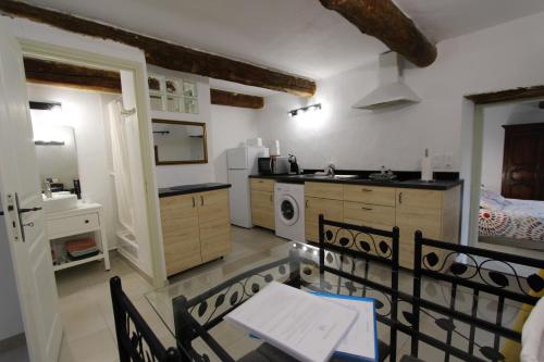 Vannas istaba, Gites Provence et Nature - Ambiance familiale et conviviale en Luberon in Cabrieres-d'Avignon