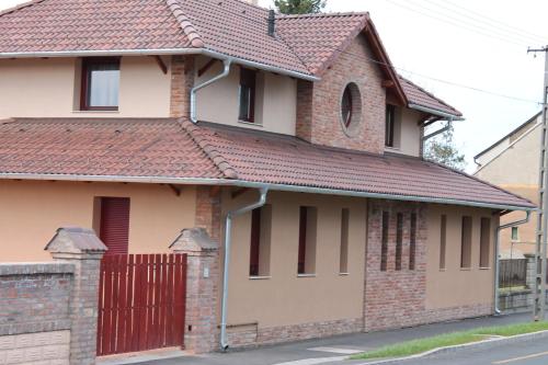  Cherry Apartmanház in Sárvár
