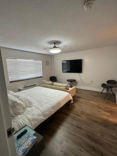 Beautiful renovated Studio Apartment in Gadsden AL in Gadsden, USA