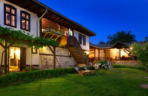 . Osmarski Houses