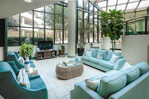 Phoenix on the Bay by Brett Robinson Vacations in Caswell