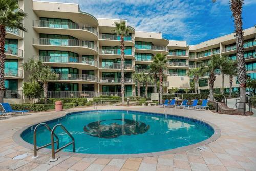 Phoenix on the Bay by Brett Robinson Vacations in Caswell