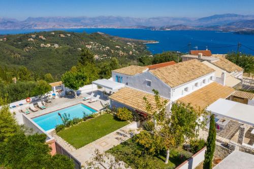 Villa Rastoni by Rastonivillas - Sunny Family Villa in the best part of Corfu! – khách sạn tại Kassopei