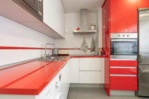 Bonito, Práctico y muy bien comunicado (Bonito, Practico y muy bien comunicado) in موراتالاز