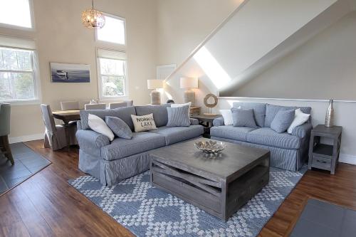 Lakeshore Living in Andersonville, USA