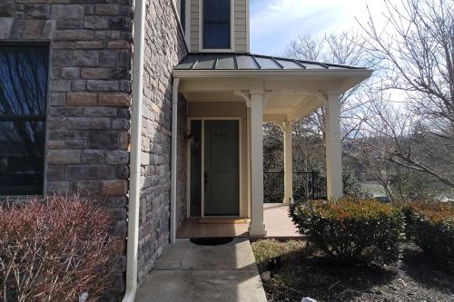 Lakeshore Living in Andersonville, USA