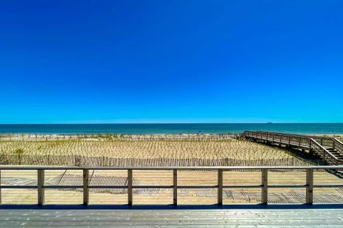 Erie Street Retreat in Ocean Bay Park, USA