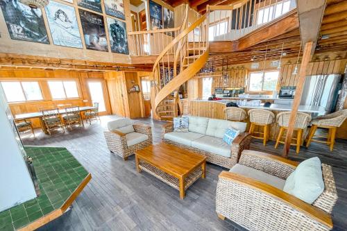 Erie Street Retreat in Ocean Bay Park, USA