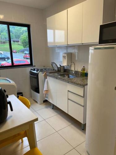 kuhinja, Apartamento com vista para as montanhas e natureza in Gloria
