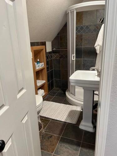 Adorable 1 Bedroom with pool, and Horse Arena in Oakdale (CA)